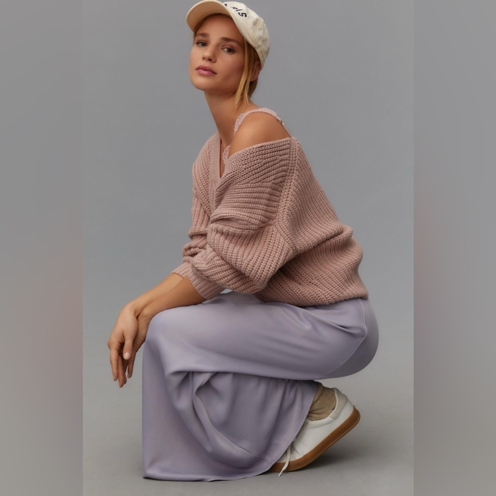 NWT Size L - Maeve V-Neck Sculptured Pullover Sweater (Color Rose)